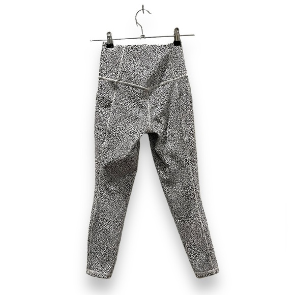 Athleta Salutation Stash II Textured 7/8 Tights Micro Cheetah Black/Sea Salt XS - Picture 11 of 12